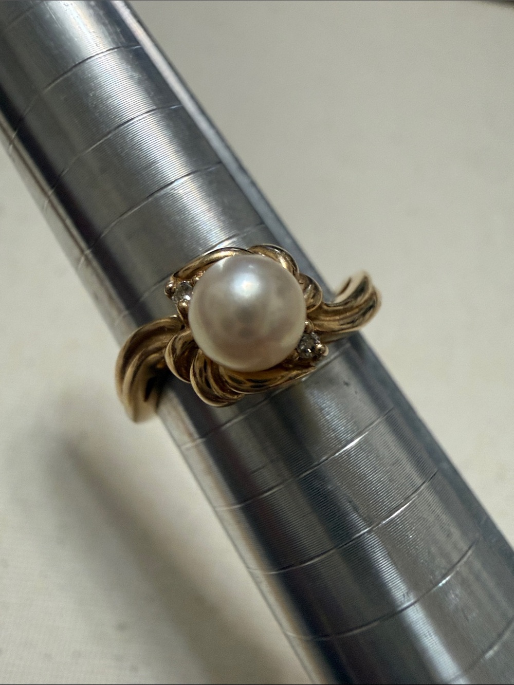 Stunning 14K Gold Swirl Ring W/Pearl & Diamond size 6